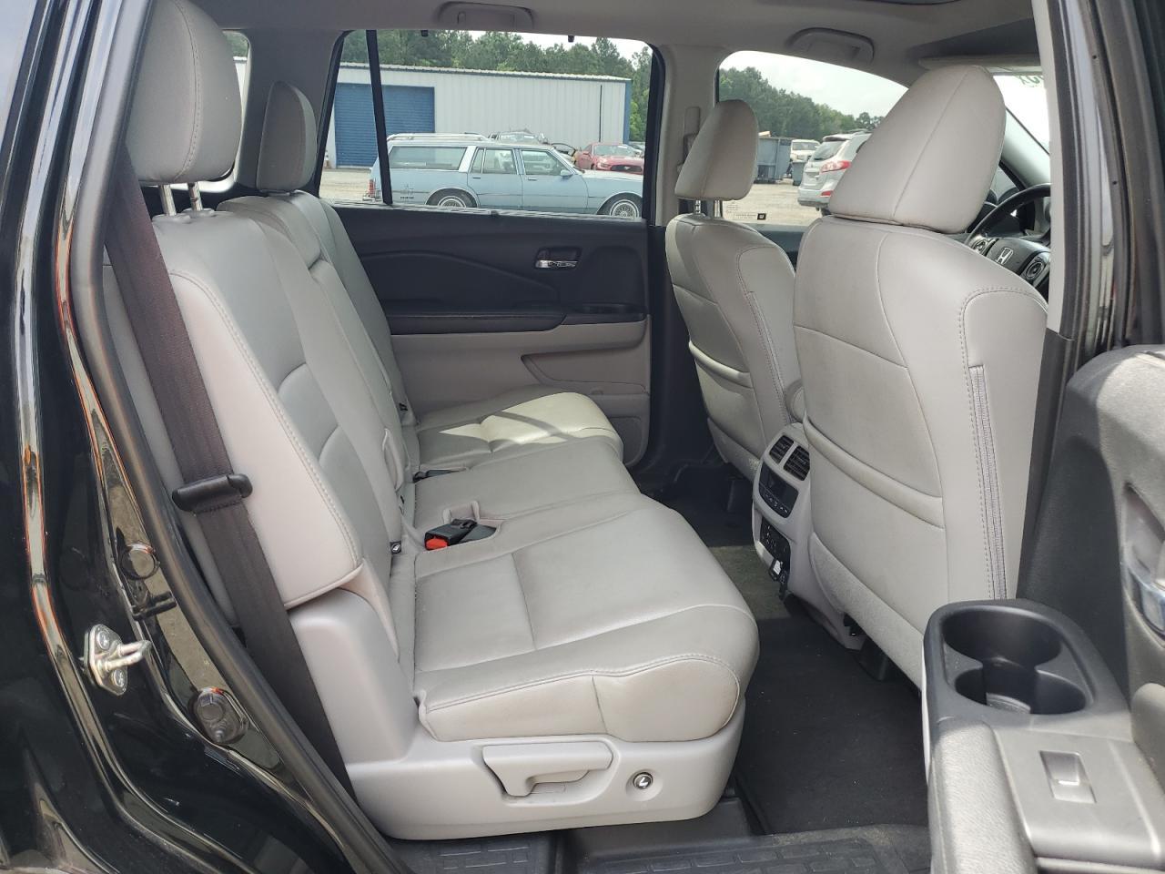 2017 HONDA PILOT