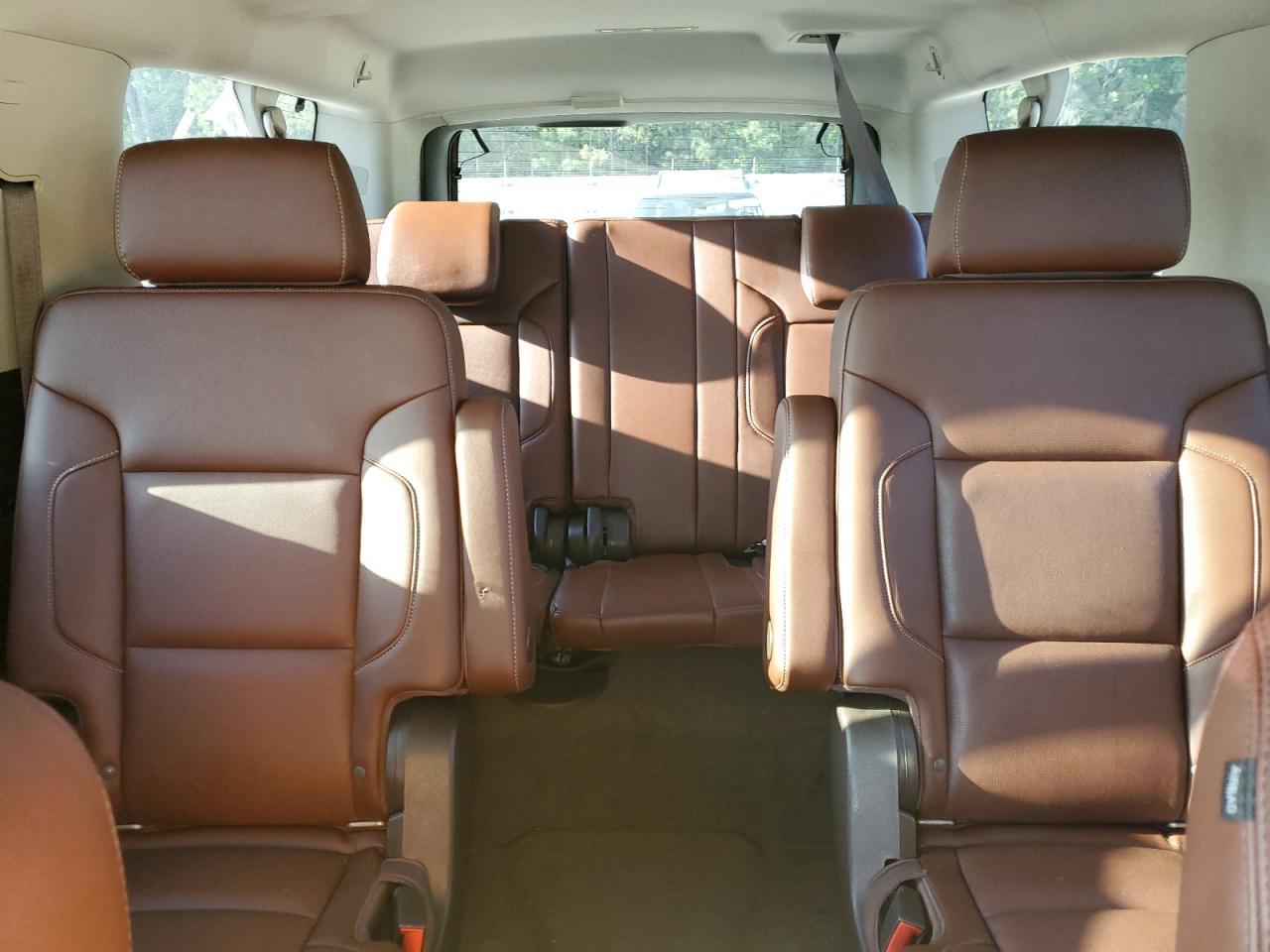 2016 CHEVROLET Suburban