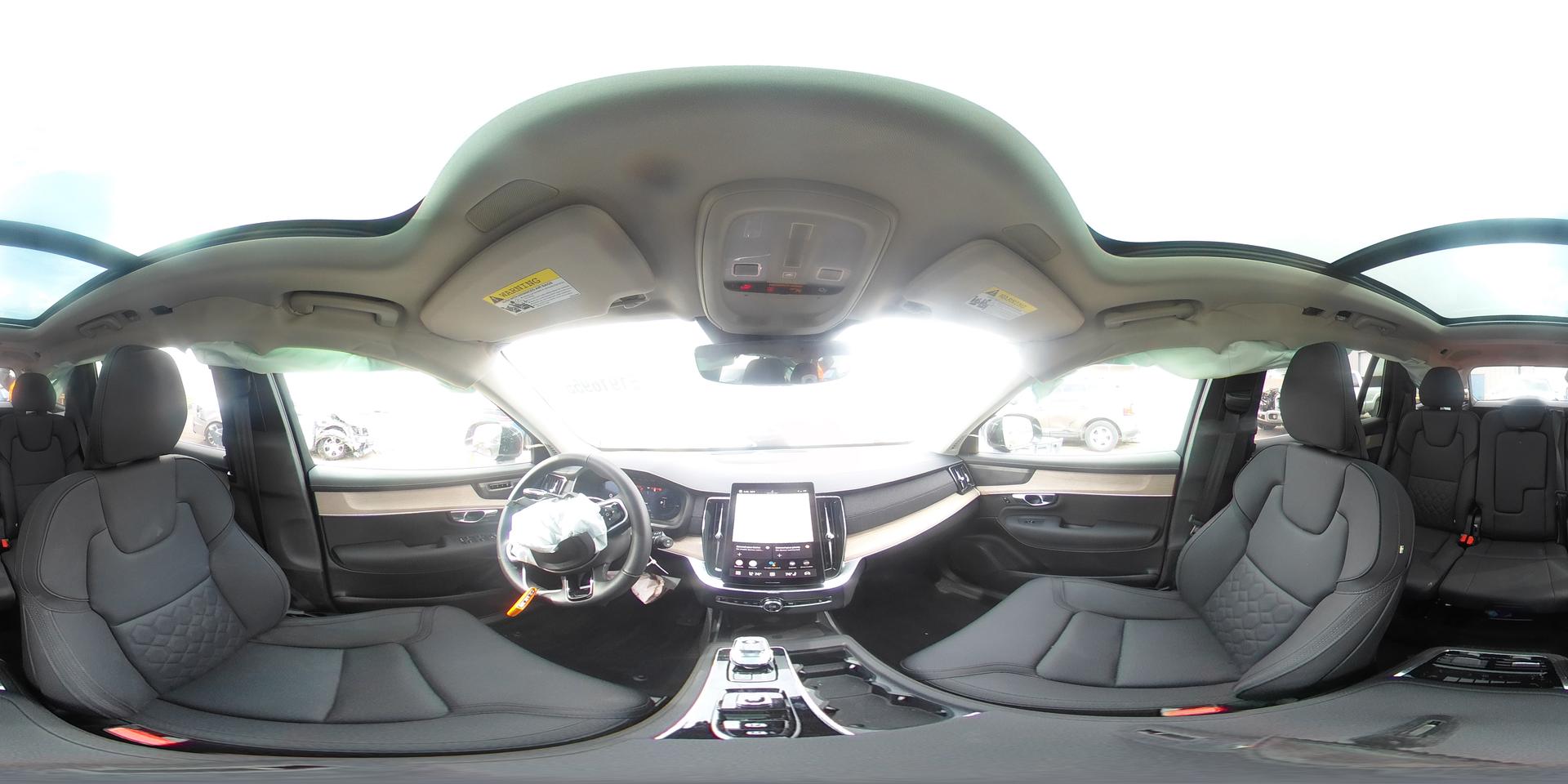 2025 VOLVO XC90