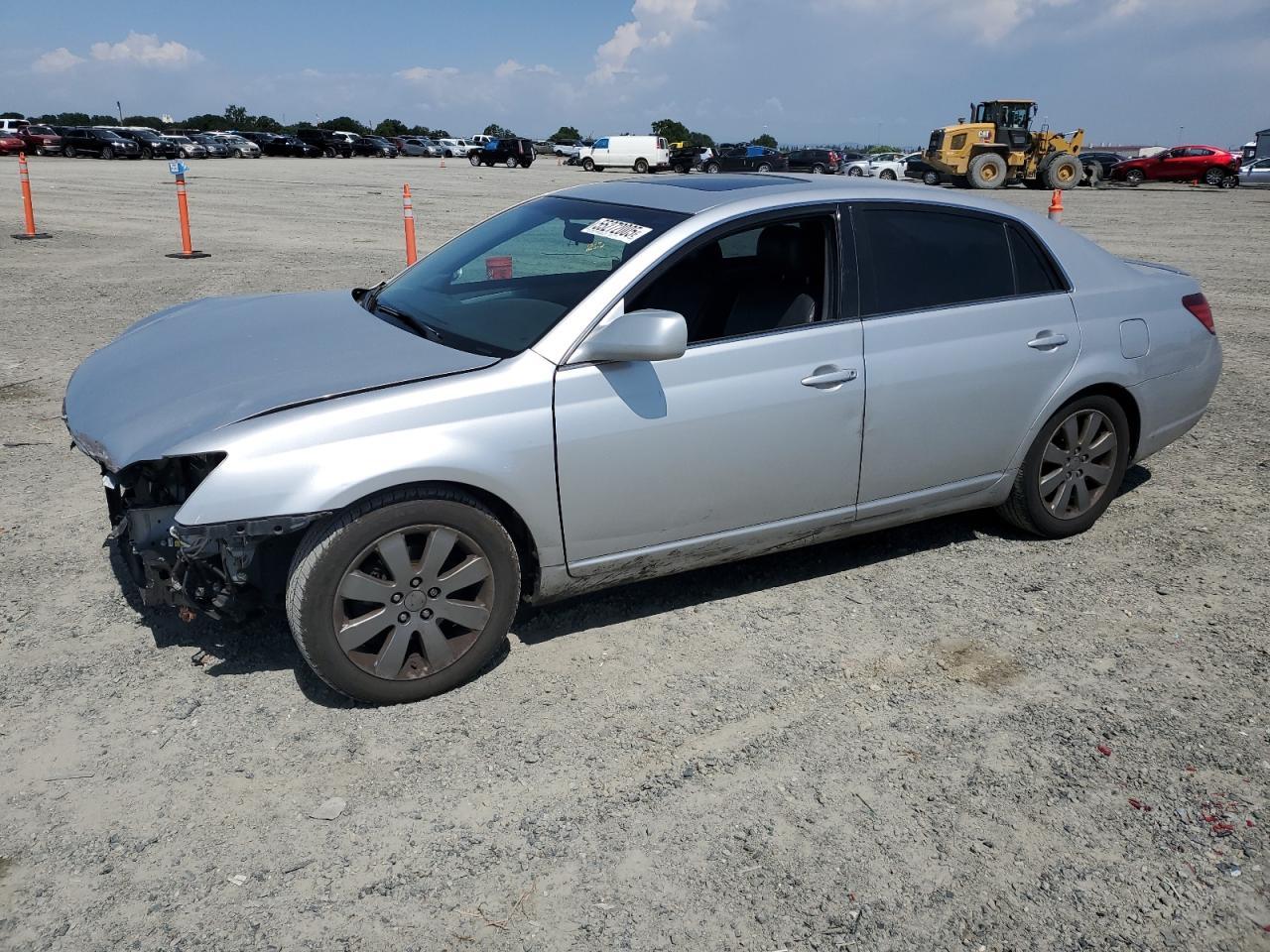 2005 TOYOTA Avalon