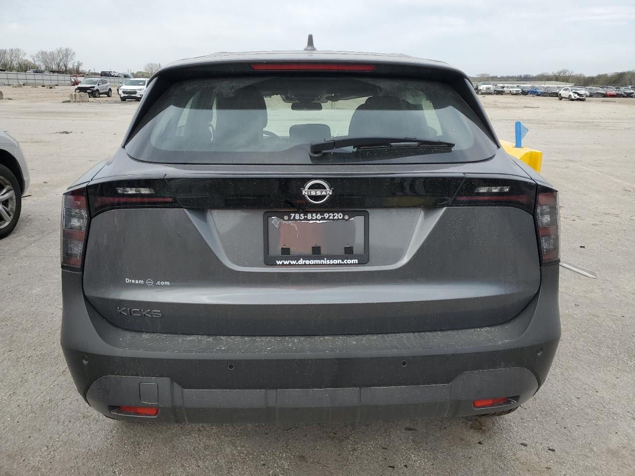 2025 NISSAN KICKS