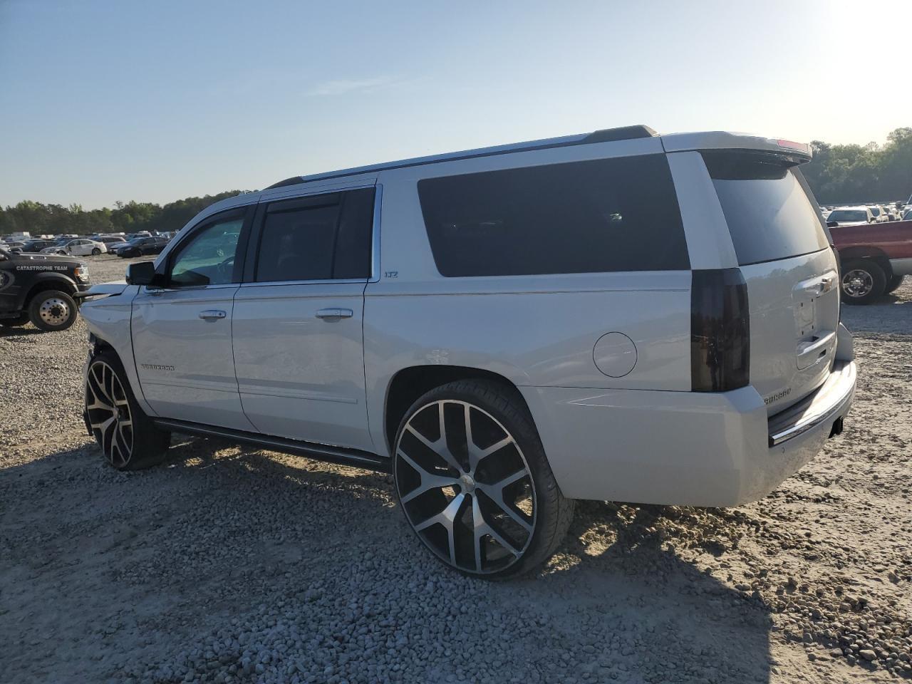 2016 CHEVROLET Suburban