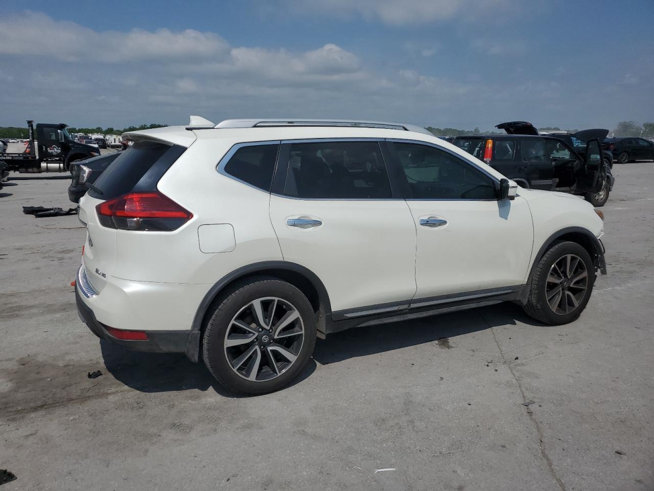 2017 NISSAN ROGUE