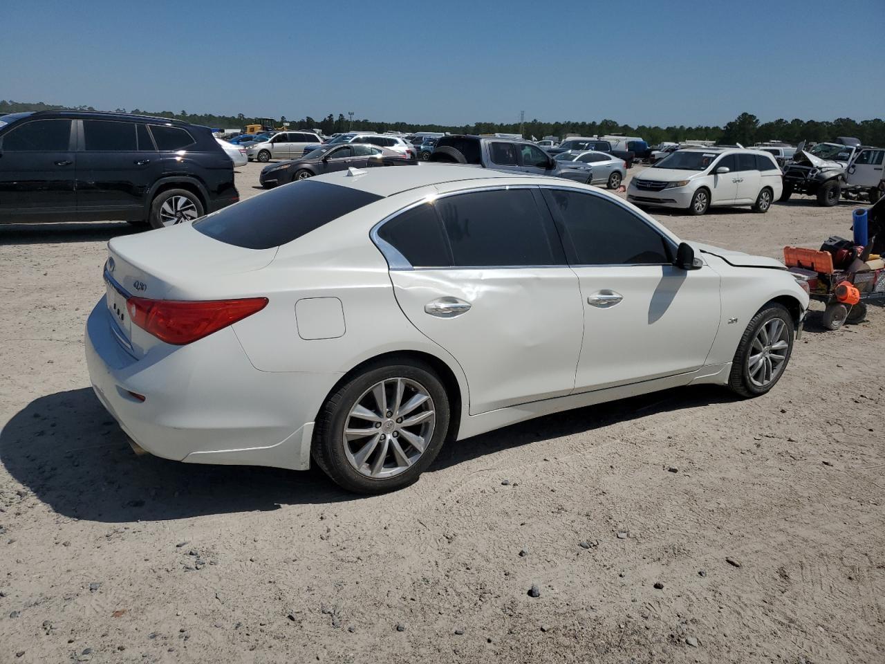 2016 INFINITI Q50