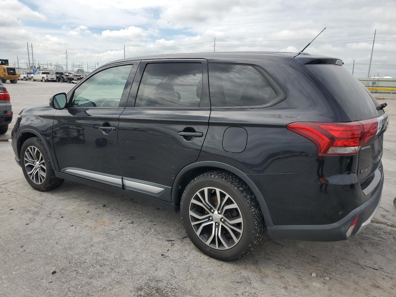 2016 MITSUBISHI outlander