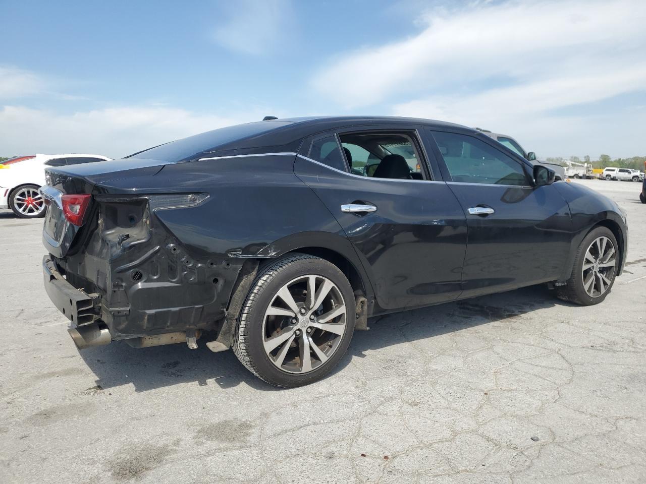 2017 NISSAN Maxima
