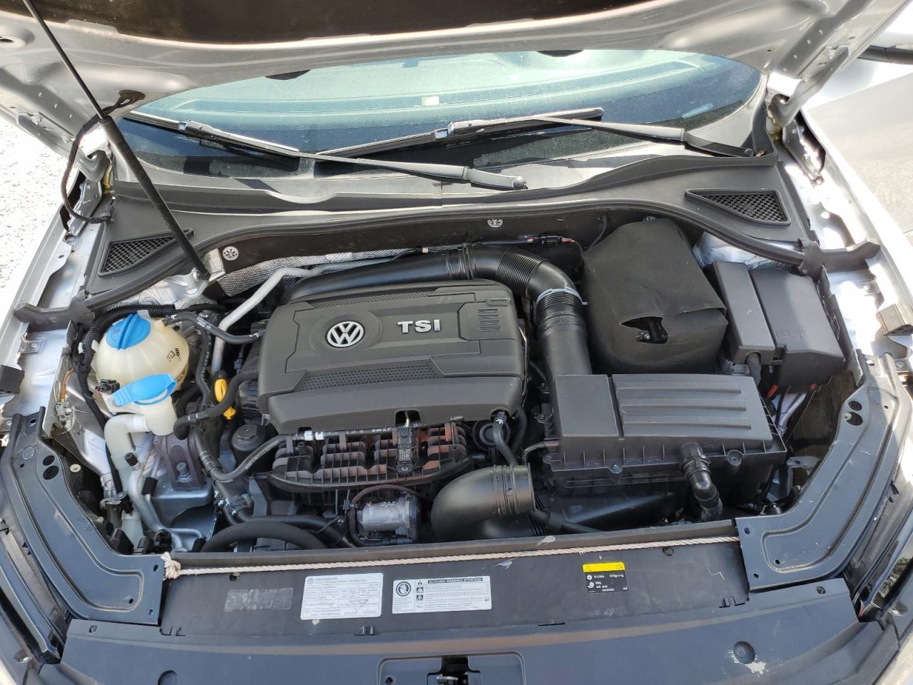 2017 VOLKSWAGEN Passat