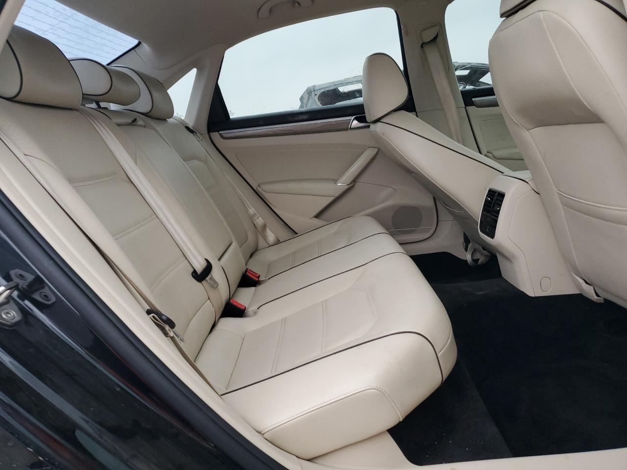2018 VOLKSWAGEN Passat