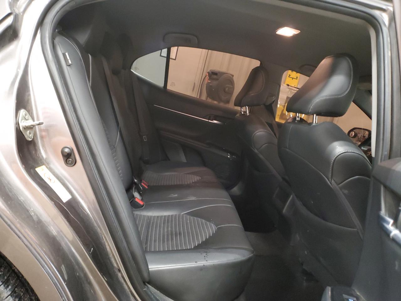 2018 TOYOTA CAMRY
