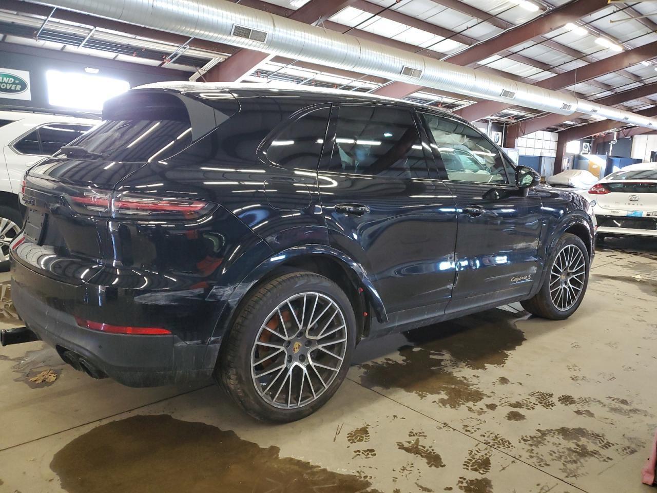 2021 PORSCHE CAYENNE