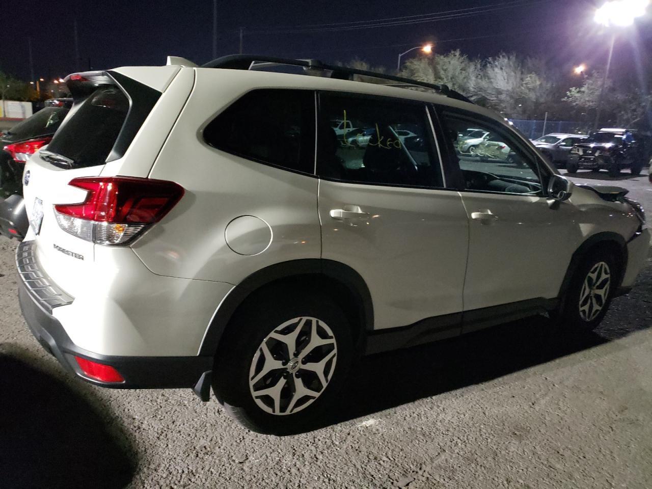 2021 SUBARU FORESTER