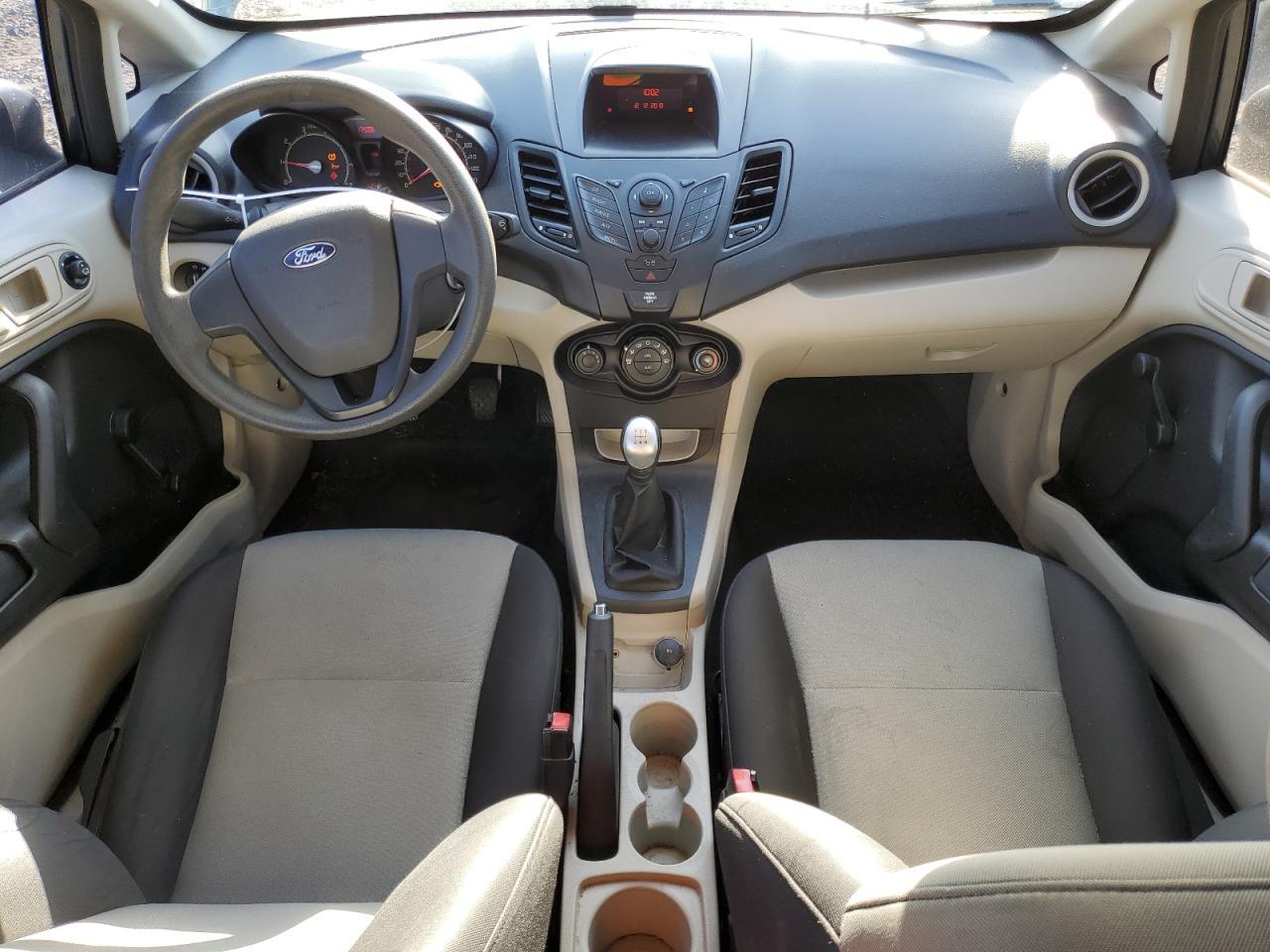 2011 FORD Fiesta