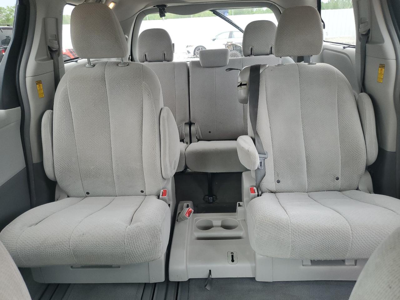 2014 TOYOTA SIENNA