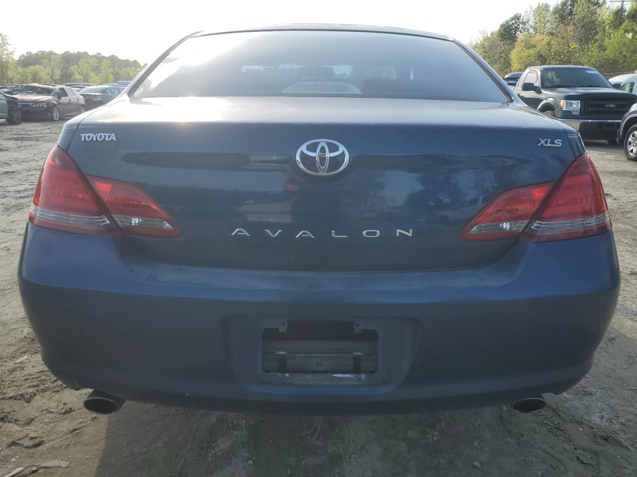 2008 TOYOTA Avalon