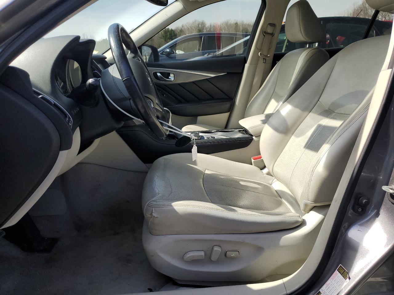 2015 INFINITI Q50