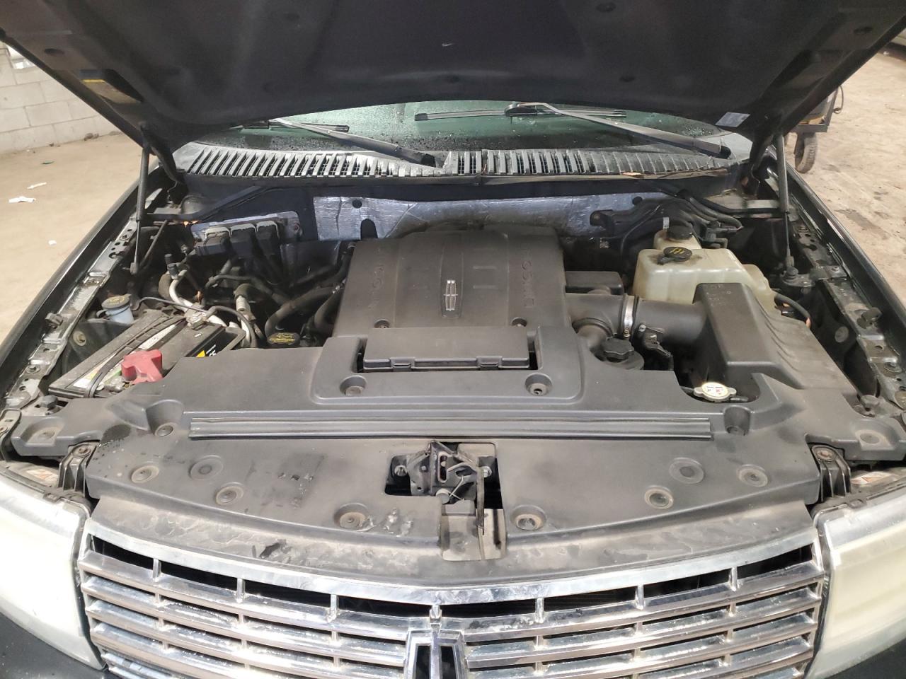2010 LINCOLN Navigator