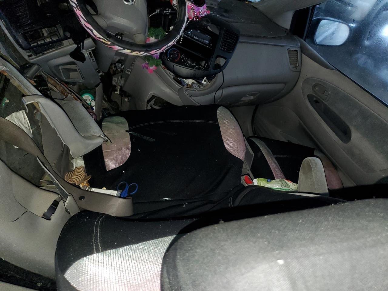 2003 MAZDA Mpv