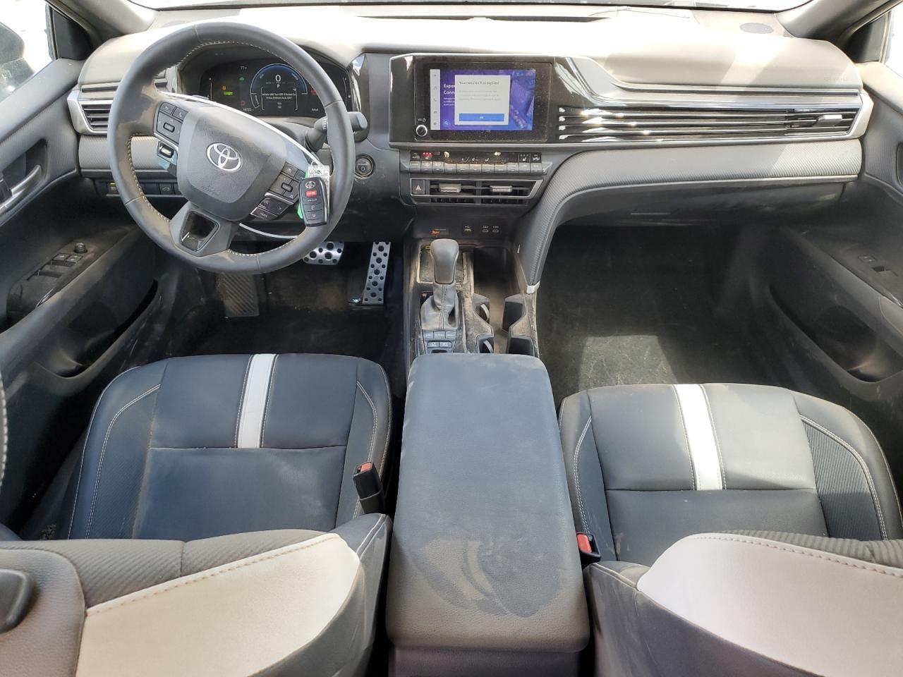 2025 TOYOTA CAMRY
