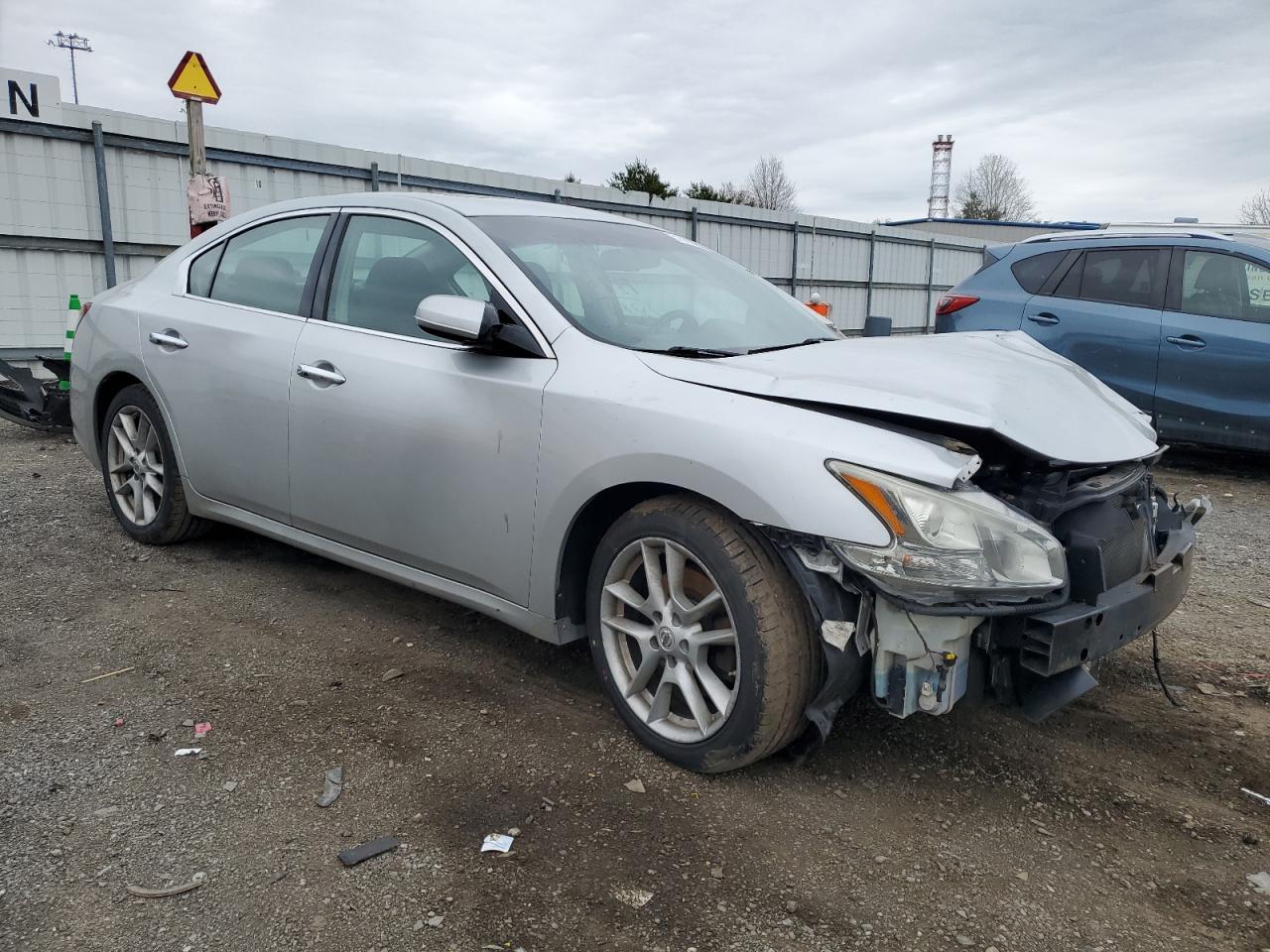 2011 NISSAN Maxima
