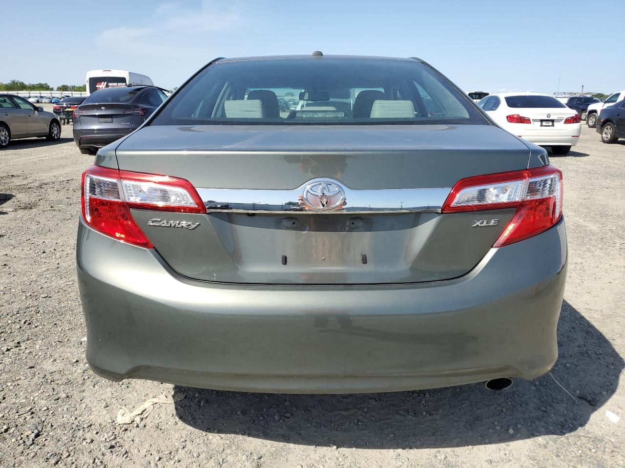 2014 TOYOTA CAMRY