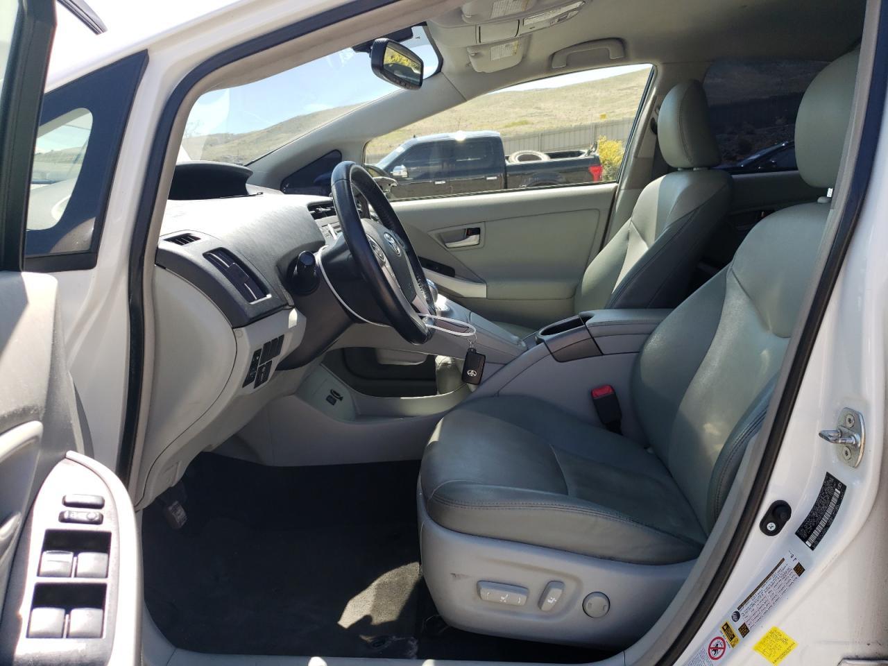 2013 TOYOTA PRIUS