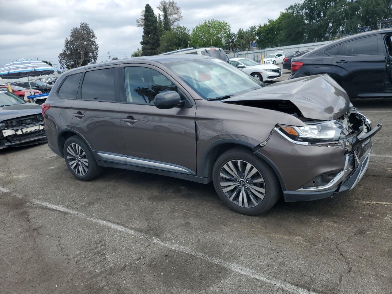2019 MITSUBISHI outlander