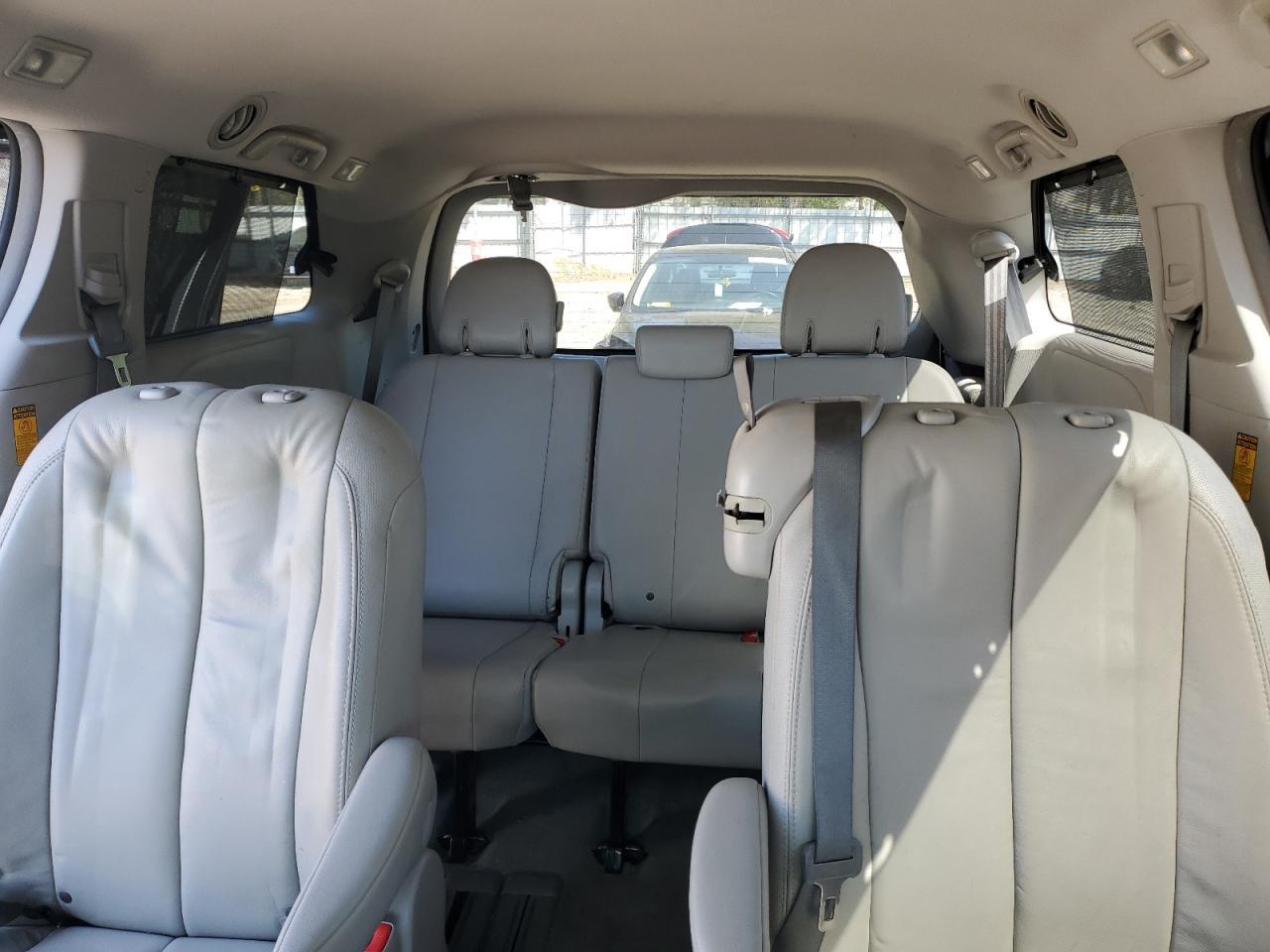2014 TOYOTA SIENNA