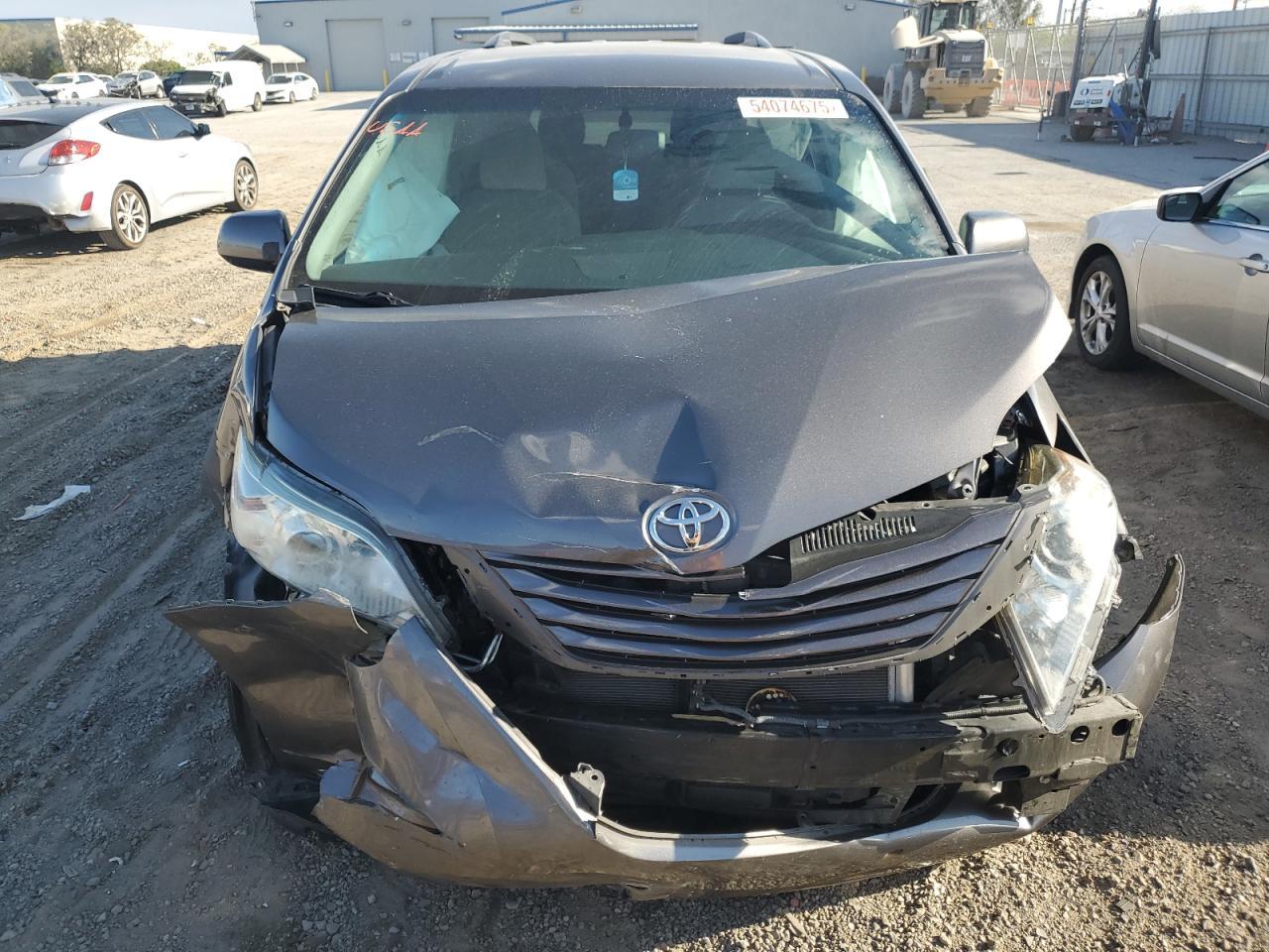2017 TOYOTA SIENNA