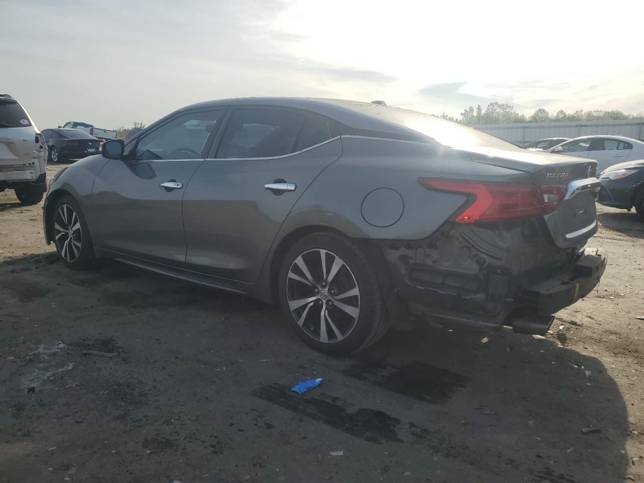 2016 NISSAN Maxima