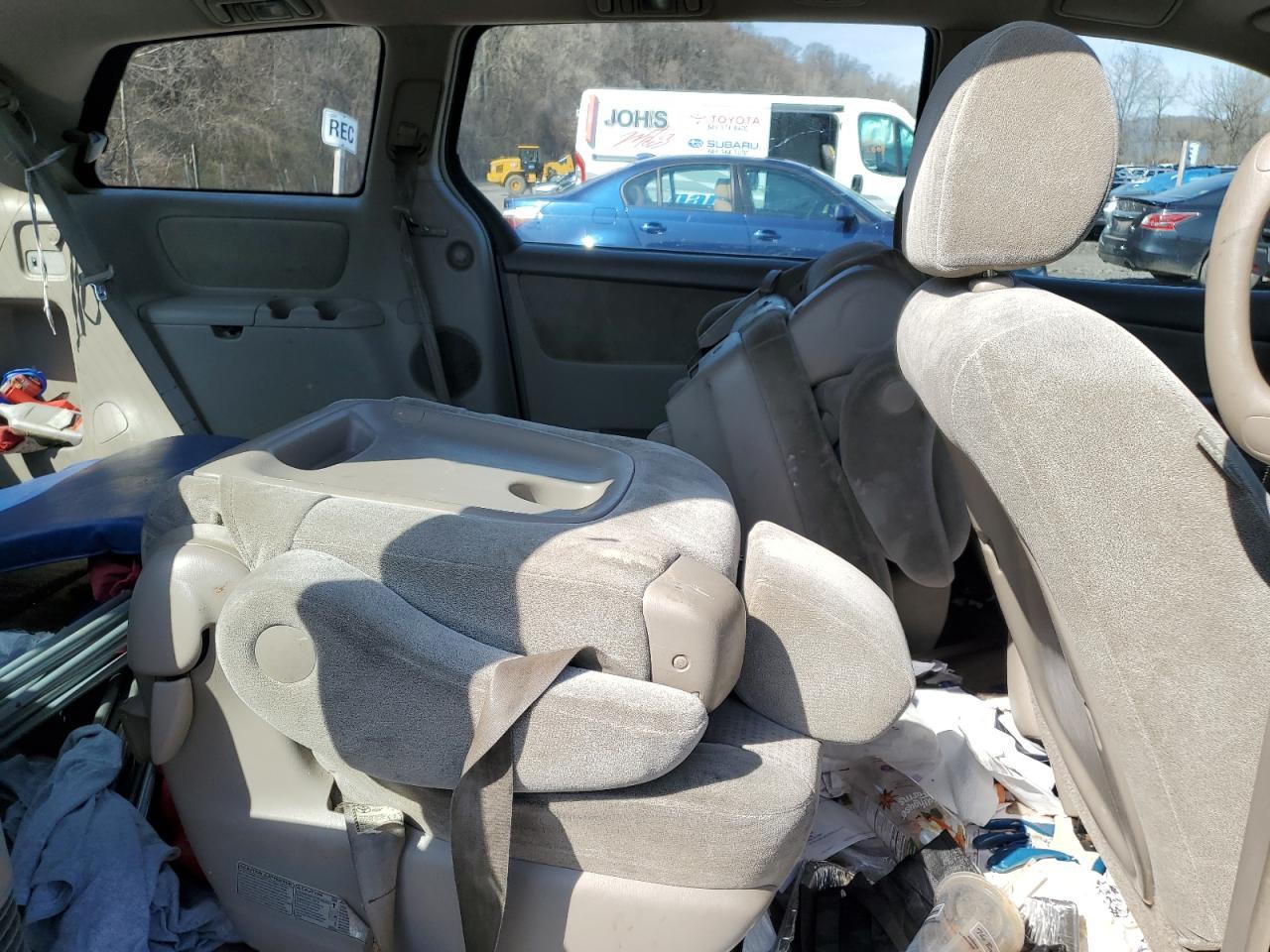 2006 TOYOTA SIENNA