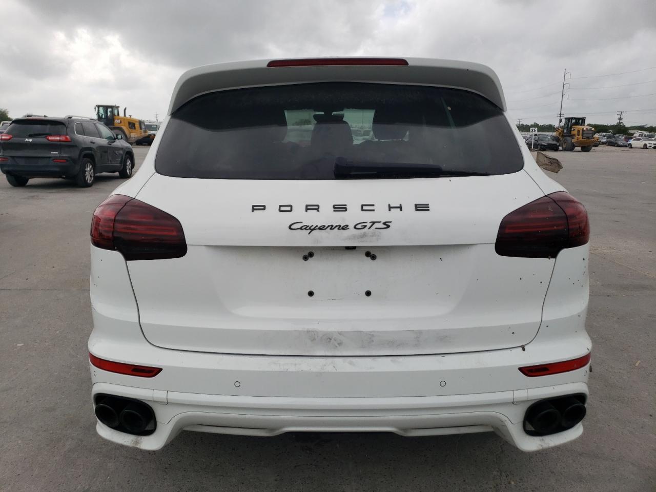 2016 PORSCHE CAYENNE