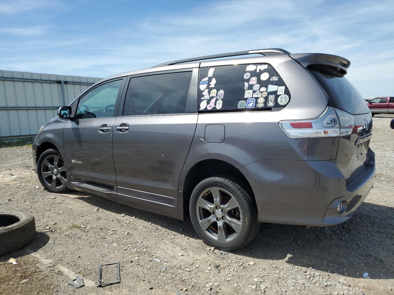 2017 TOYOTA SIENNA