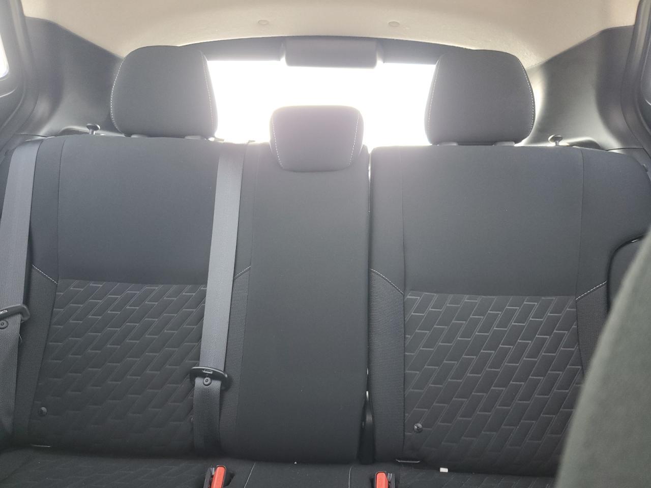 2021 NISSAN KICKS