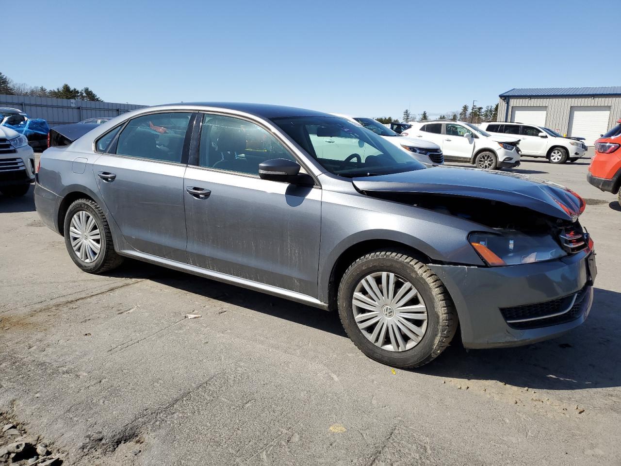 2014 VOLKSWAGEN Passat