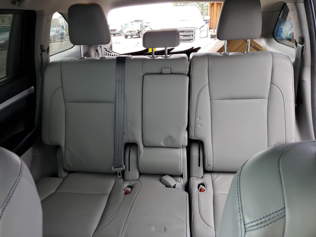 2016 TOYOTA HIGHLANDER
