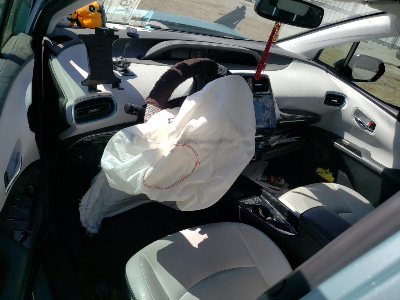 2019 TOYOTA PRIUS