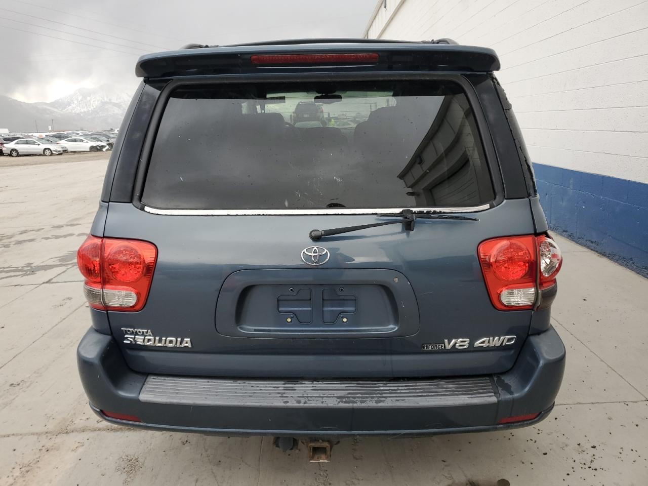 2005 TOYOTA Sequoia