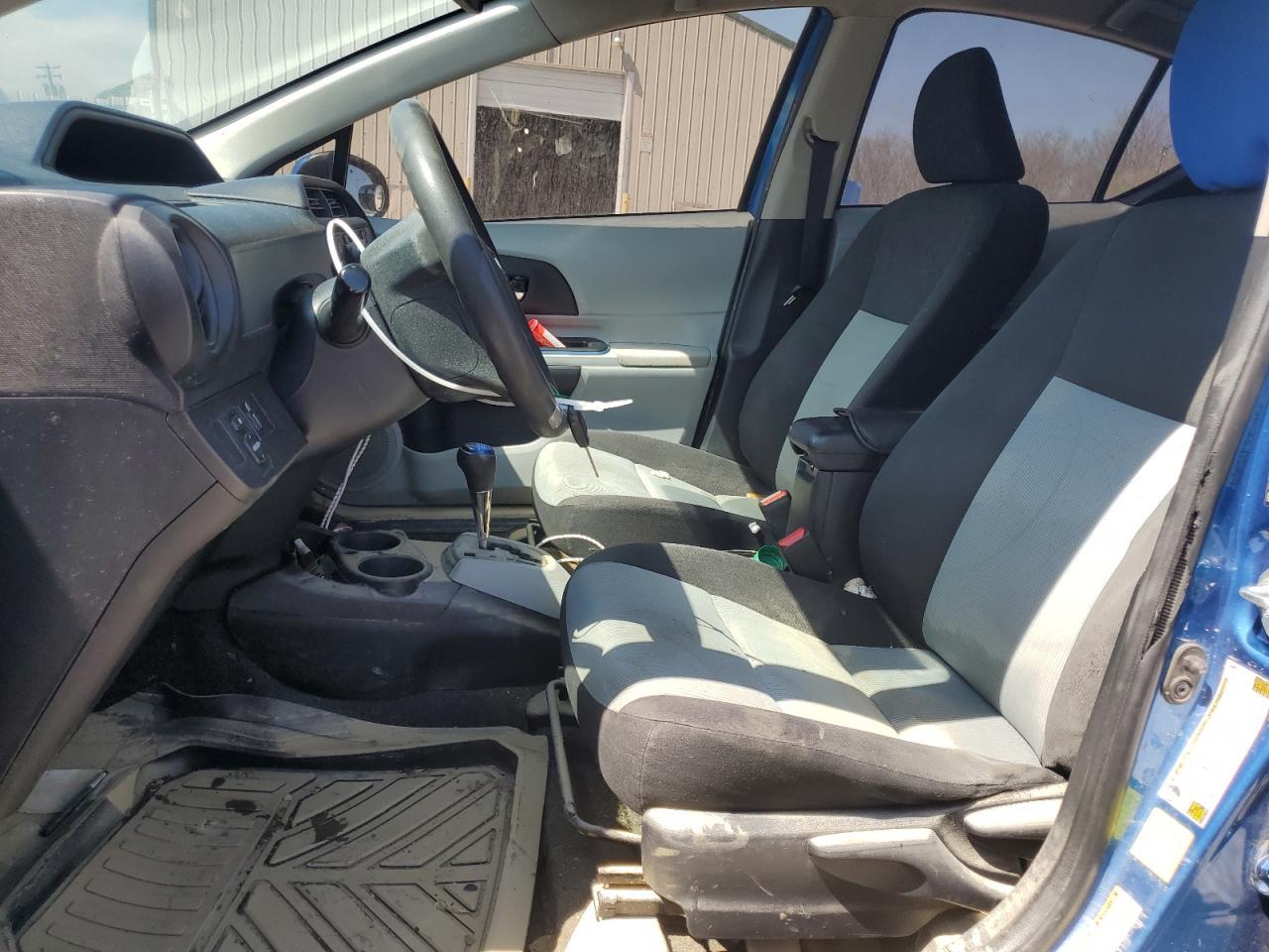 2013 TOYOTA Prius c