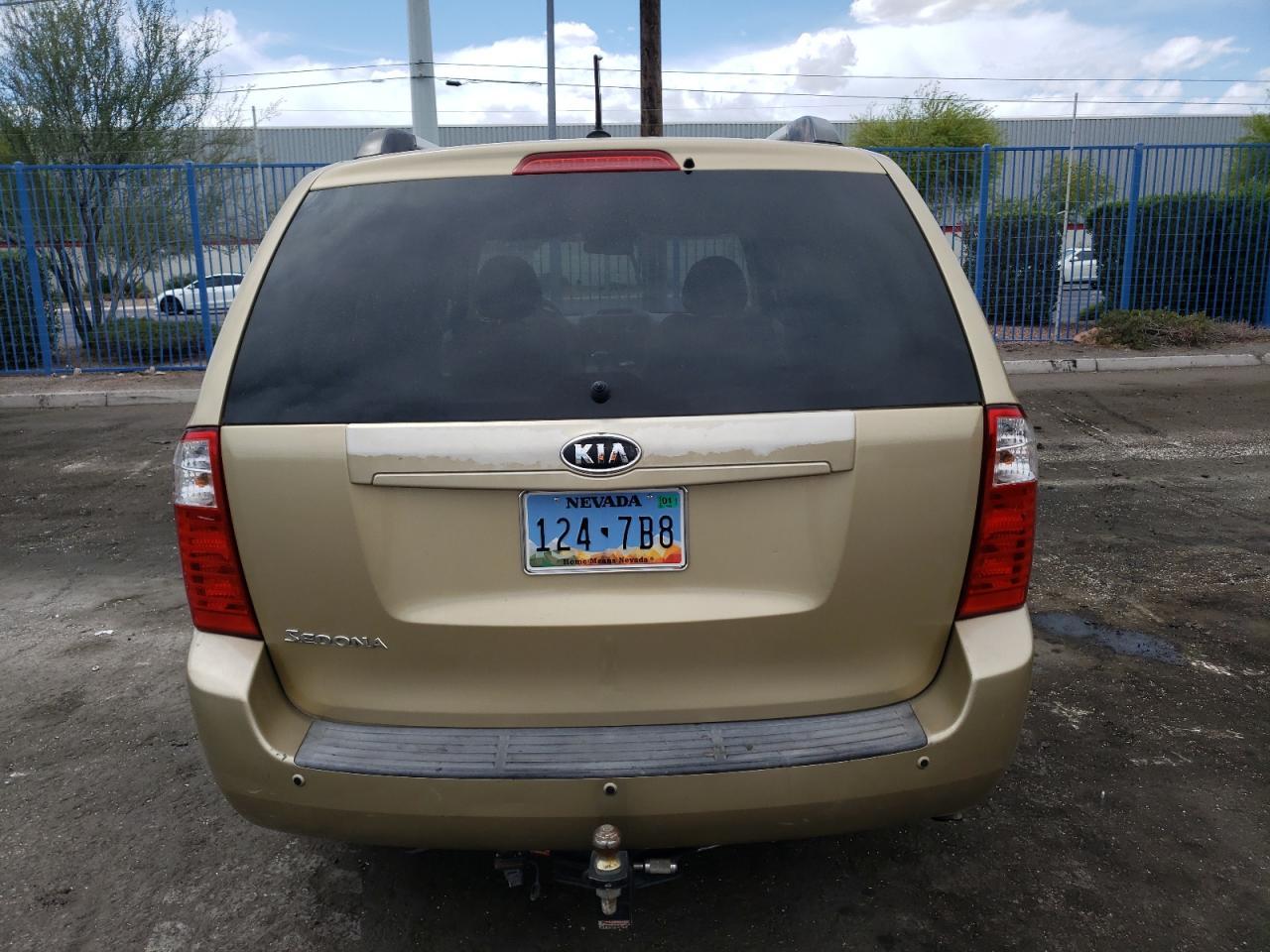 2010 KIA SEDONA