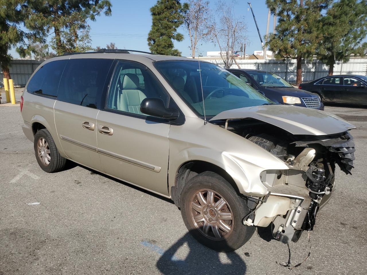 2005 CHRYSLER Town & Cou