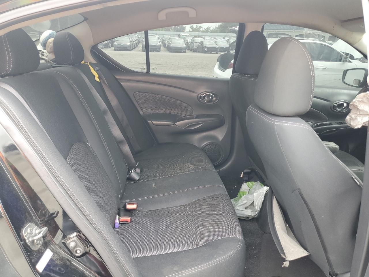2017 NISSAN VERSA