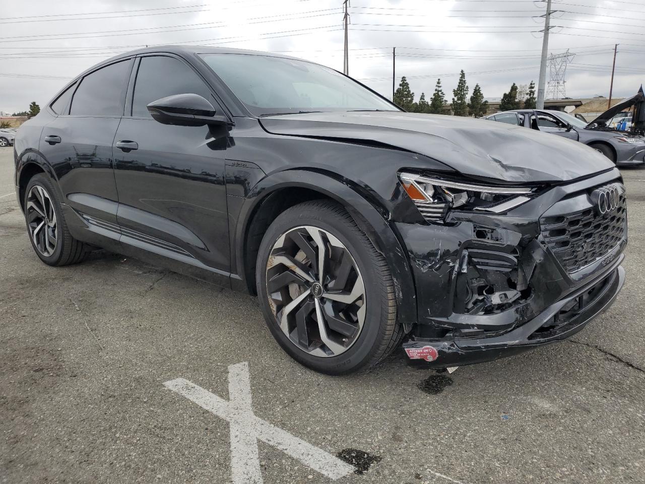 2024 AUDI Q8