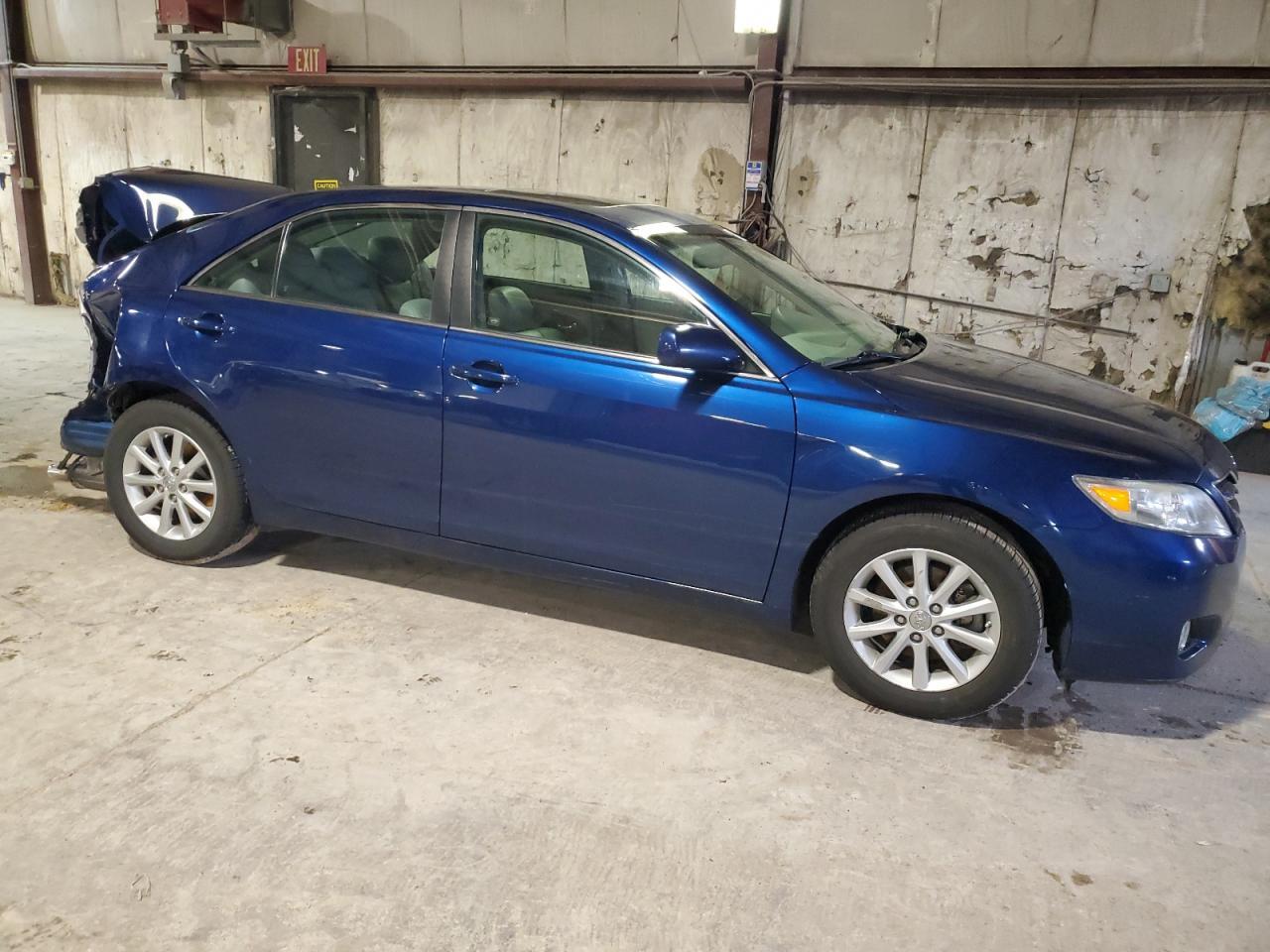 2011 TOYOTA CAMRY