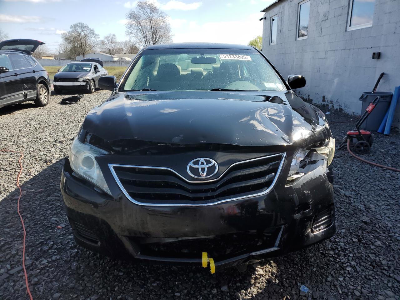 2011 TOYOTA CAMRY