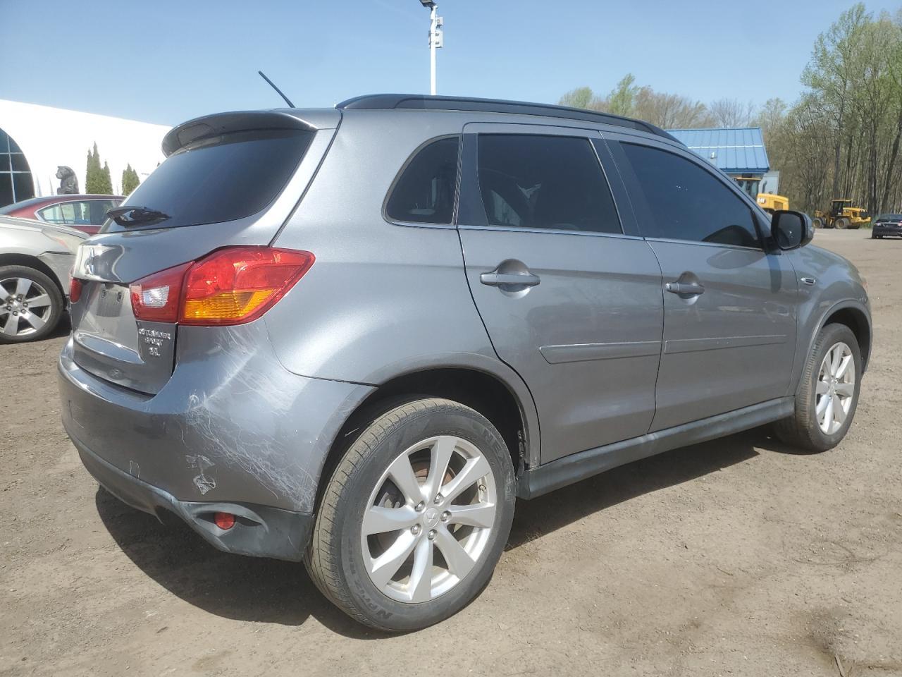 2015 MITSUBISHI outlander