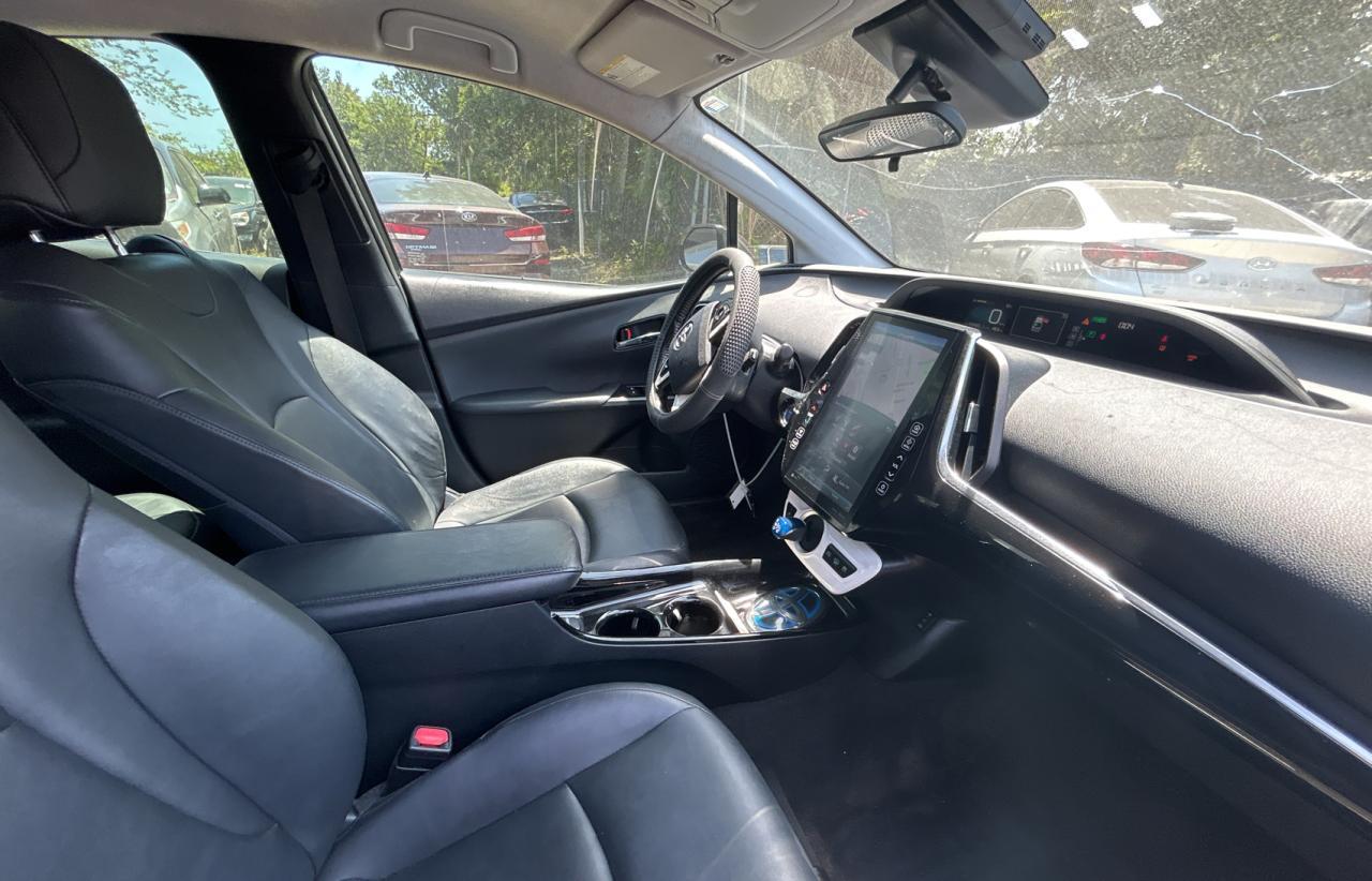 2017 TOYOTA PRIUS