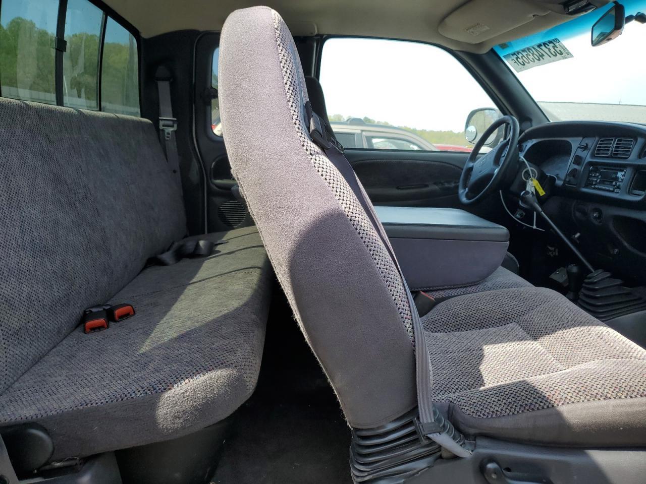 2001 DODGE Ram 2500