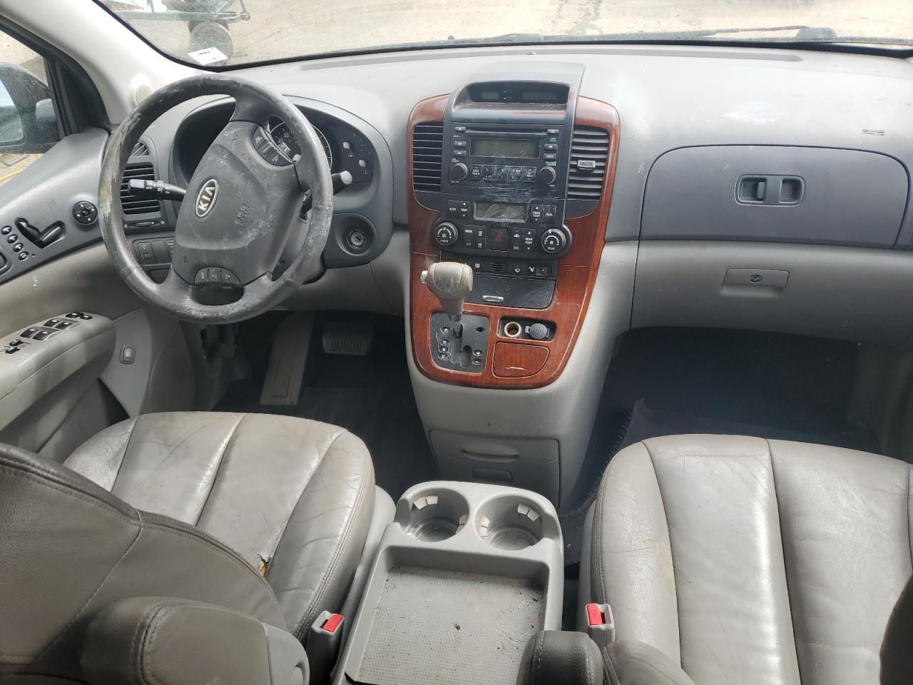 2008 KIA SEDONA