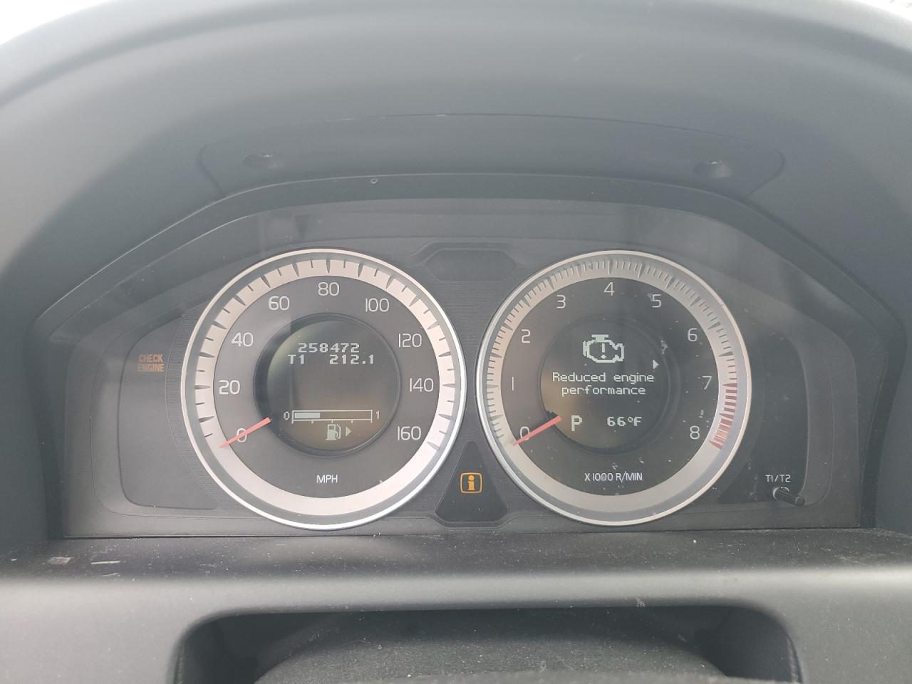 2011 VOLVO XC60