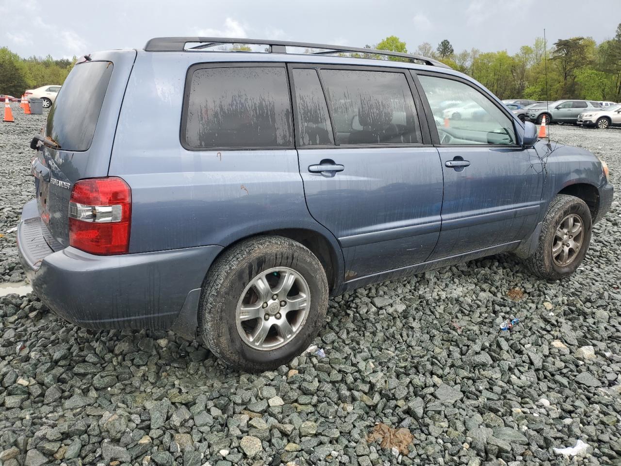 2004 TOYOTA HIGHLANDER